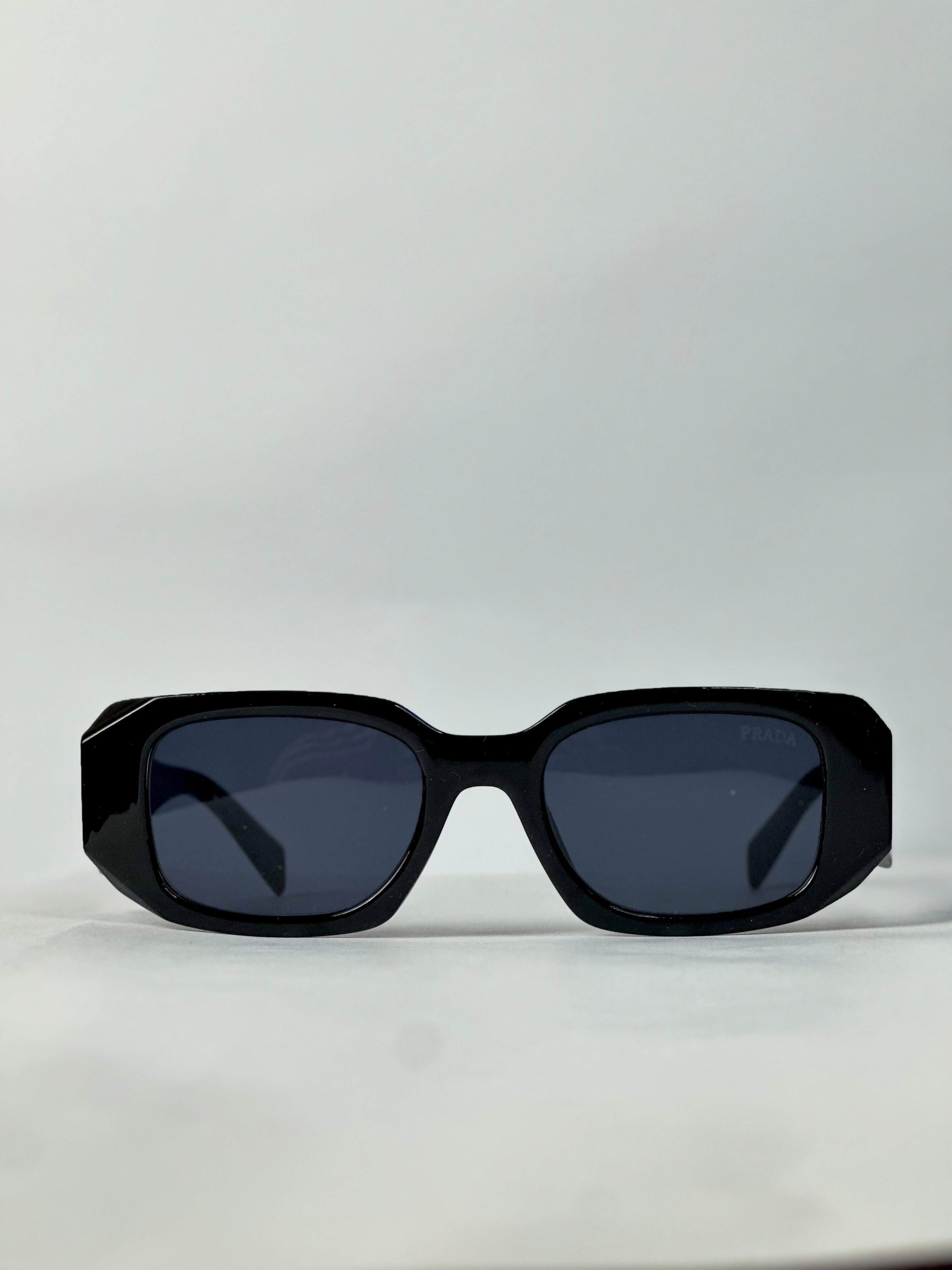 Trendy Prada Black Edition