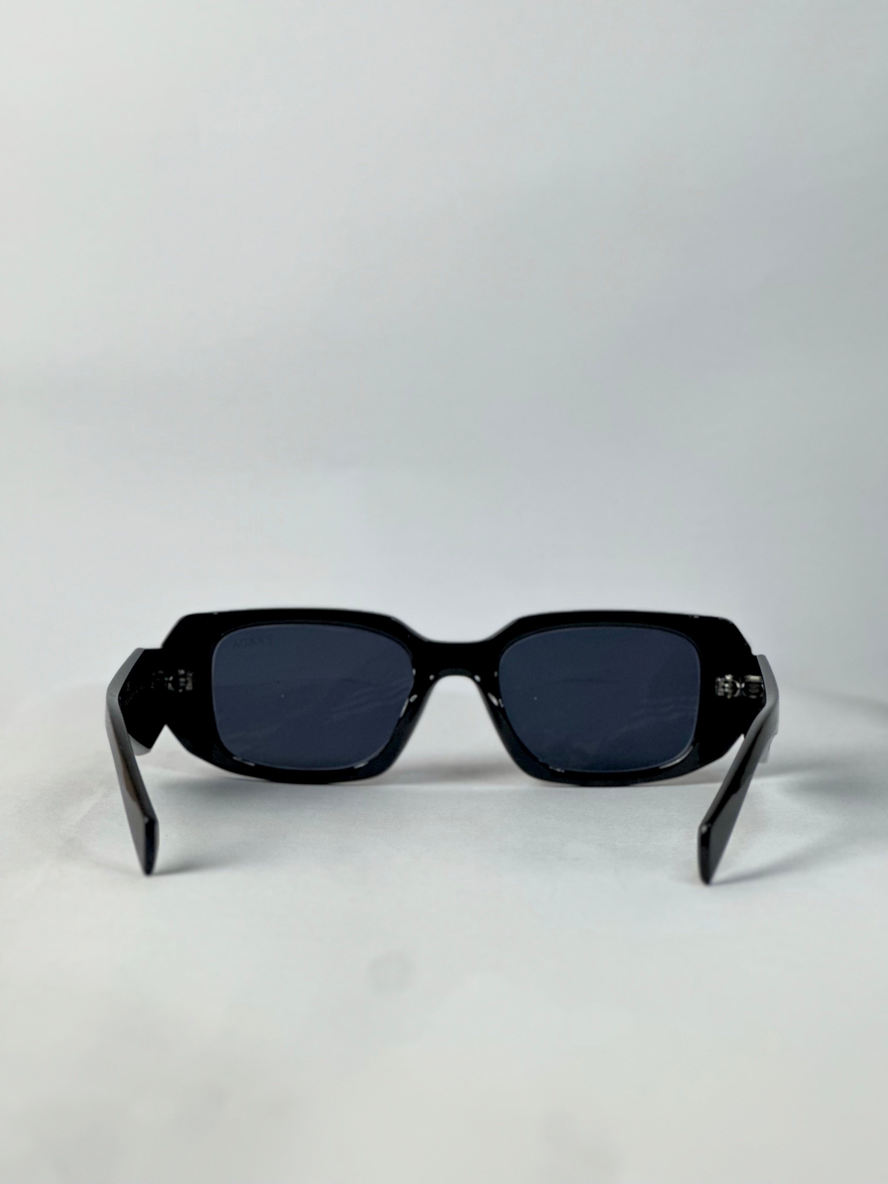 Trendy Prada Black Edition